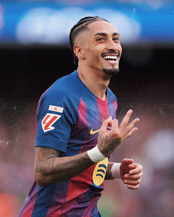 拉菲尼亚帽子戏法助巴萨逆转纽卡斯尔联