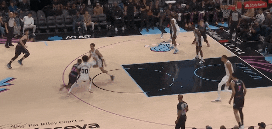 文班亚马防守统治力助马刺大胜热火25分