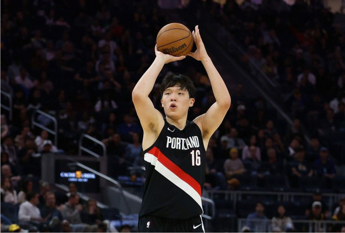 开拓者核心伤停迎战鹈鹕