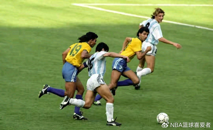 足坛历史最经典锋线双人组排名揭晓：马拉多纳